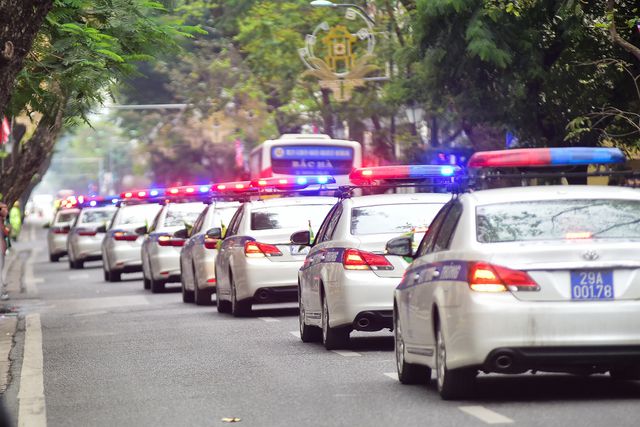 Dàn xe đặc chủng bảo vệ thượng đỉnh Mỹ - Triều diễu hành trên đường Hà Nội dan xe dac chung bao ve thuong dinh my trieu dieu hanh tren duong ha noi