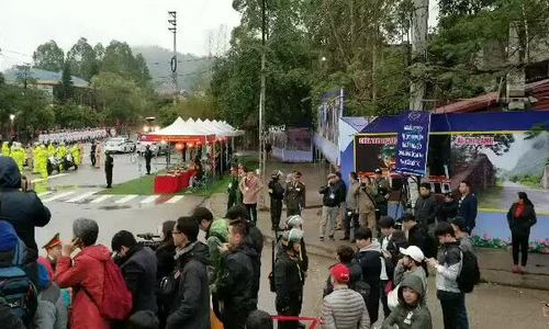 Tàu bọc thép của Chủ tịch Triều Tiên chuẩn bị đến Lạng Sơn tau boc thep cua chu tich trieu tien chuan bi den lang son