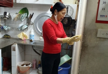 Chăm bệnh nhân ngày Tết thu nhập cao gấp đôi bác sĩ