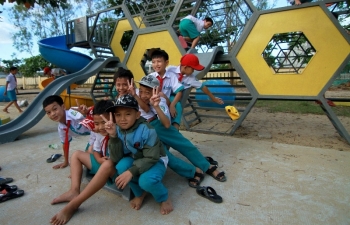 Lan toả yêu thương, thắp sáng tương lai
