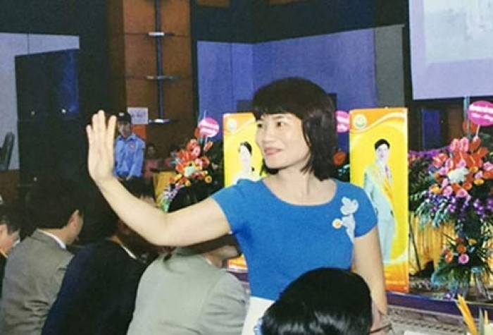 dang sau anh hao quang da cap