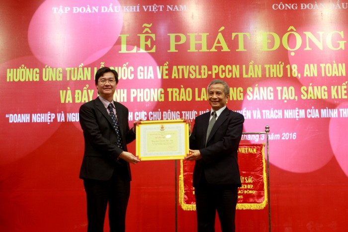 cddk viet nam phat dong tuan le quoc gia ve atvsld pccn va atgt nam 2016