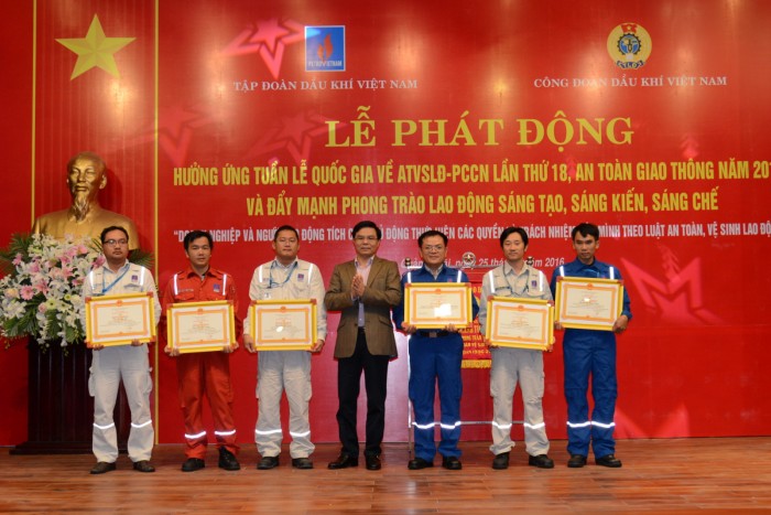 cddk viet nam phat dong tuan le quoc gia ve atvsld pccn va atgt nam 2016