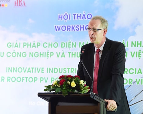 Thúc đẩy điện mặt trời mái nhà khu vực công nghiệp và thương mại