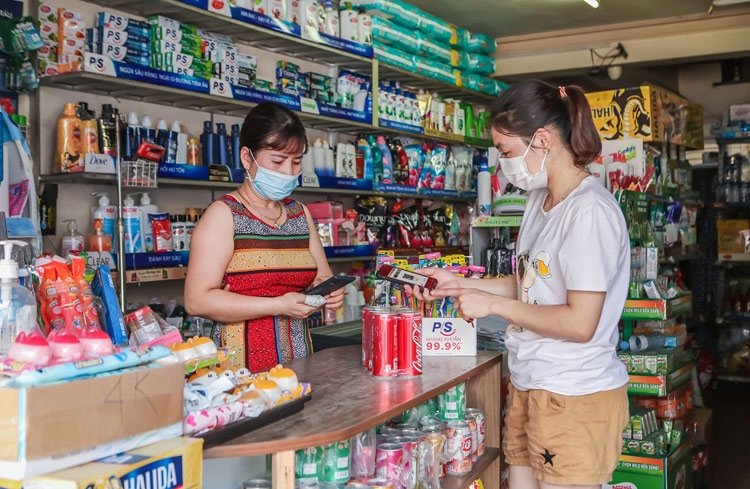 VinShop đón tạp hóa thứ 100.000, liên tục “cắm cờ” tại các thị trường mới