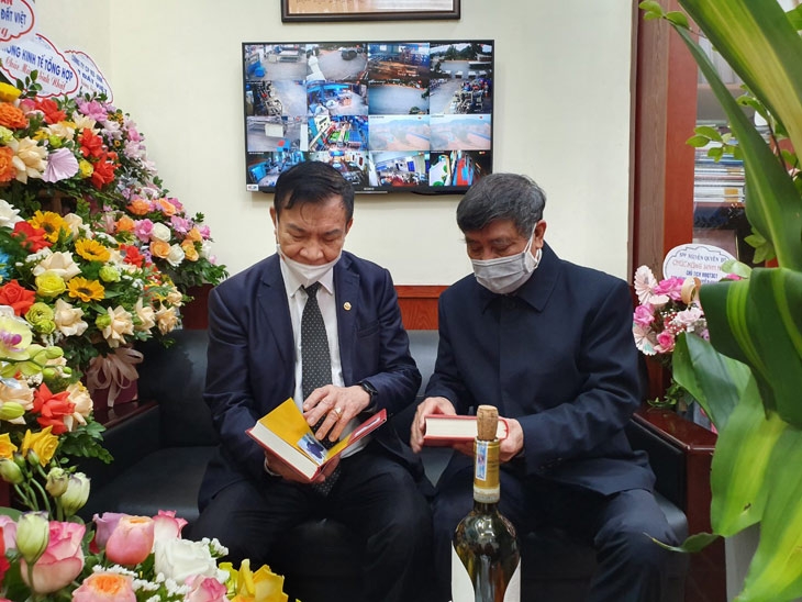 Nhà văn Nguyễn Trọng Tân trích tiền bán sách tôn vinh văn hóa đọc
