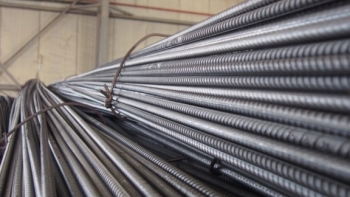Giá thép xây dựng ngày 30/3: Giảm nhẹ, giao dịch quanh ngưỡng 5.000 NDT