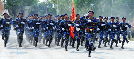 Đội hình diễu binh tại Lễ kỷ niệm 40 năm giải phóng Miền Nam Đội hình diễu binh tại Lễ kỷ niệm 40 năm giải phóng Miền Nam