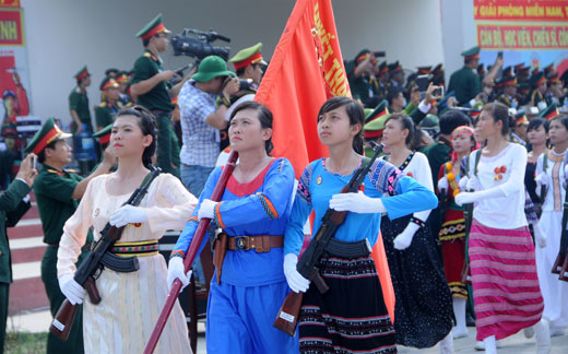 Đội hình diễu binh tại Lễ kỷ niệm 40 năm giải phóng Miền Nam Đội hình diễu binh tại Lễ kỷ niệm 40 năm giải phóng Miền Nam