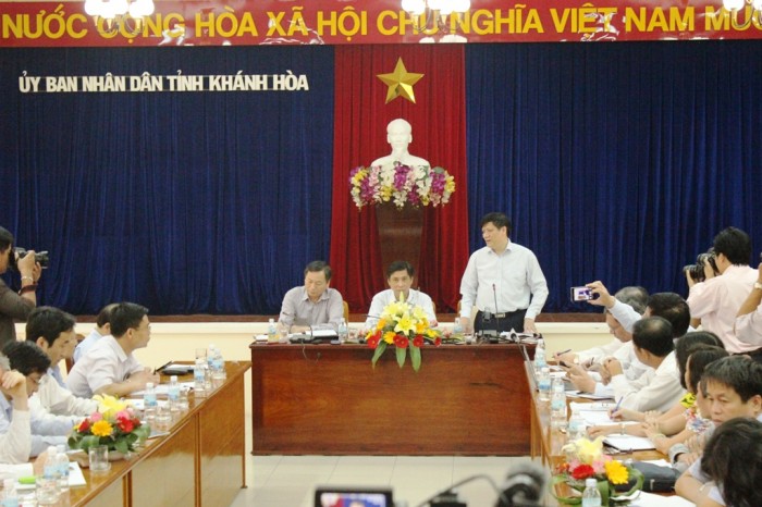 thu truong bo y te tham nguoi duong tinh virus zika o khanh hoa