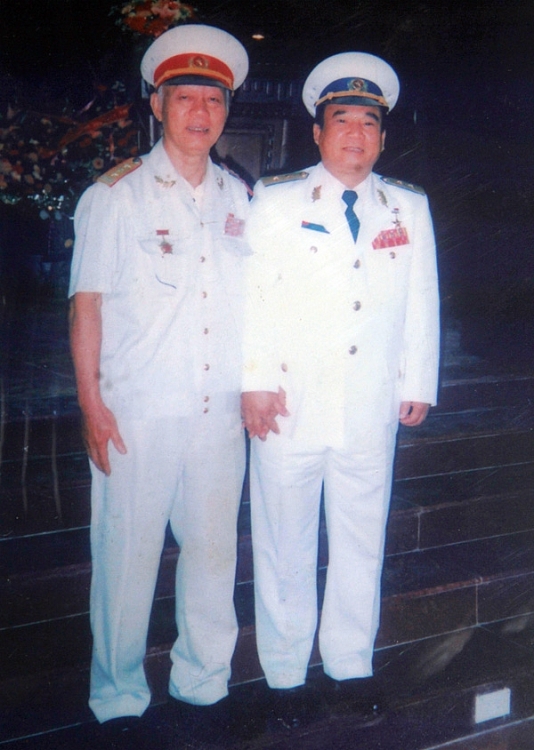 nguoi anh hung trong long dong chi dong doi