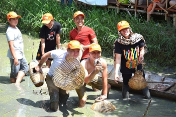 Trải nghiệm văn hóa bản địa