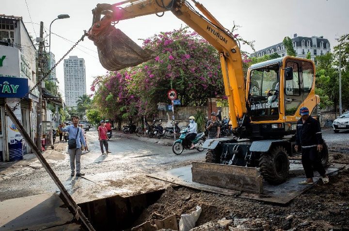 nhung nguoi dam minh sua ong nuoc ngam o sai gon