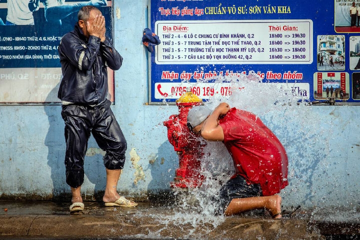 nhung nguoi dam minh sua ong nuoc ngam o sai gon