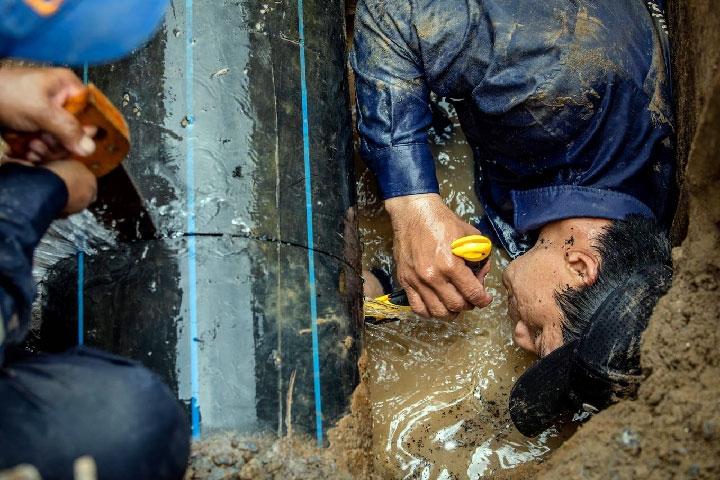 nhung nguoi dam minh sua ong nuoc ngam o sai gon