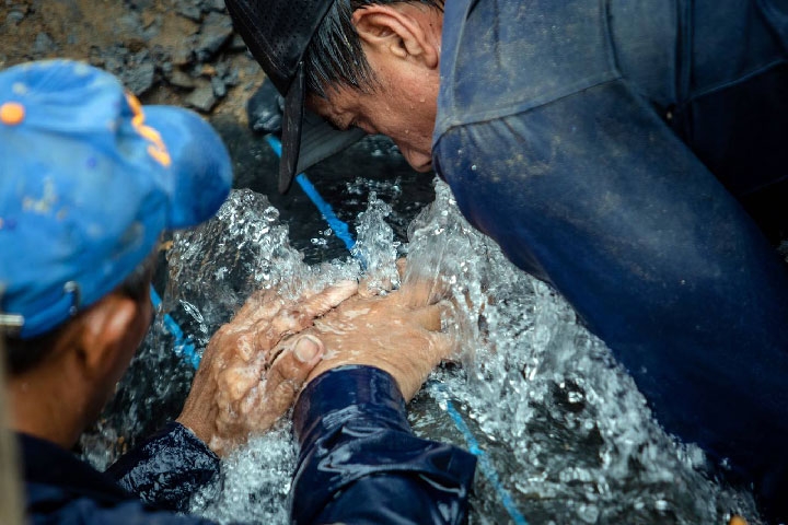 nhung nguoi dam minh sua ong nuoc ngam o sai gon