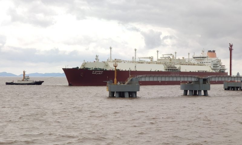 qatar petroleum ky thoa thuan ve viec dong cac tau lng tai trung quoc