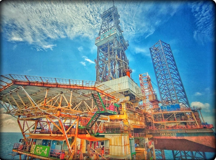 Dự báo giá dầu: cố gắng giữ giá với nhiều áp lực