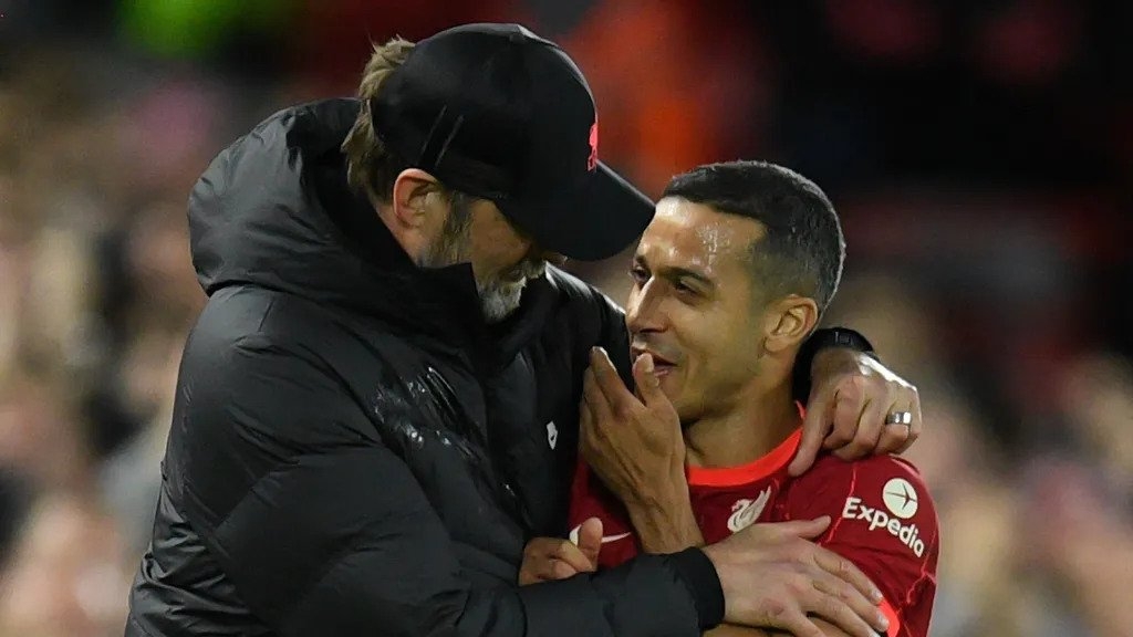 Thiago được HLV Jurgen Klopp hết lời khen ngợi trong trận đấu đêm qua