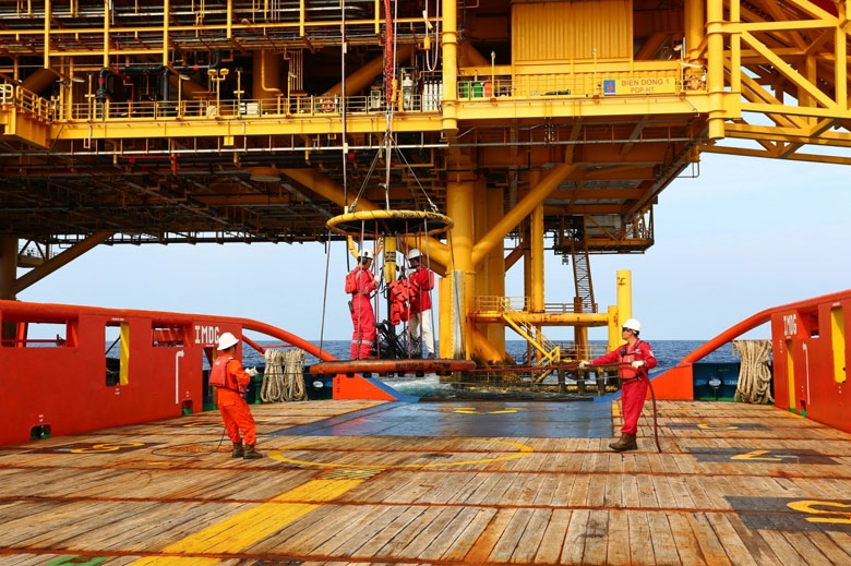 Người dầu khí với tháng 5 lịch sử