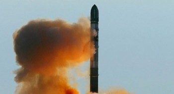 Ukraine: Rao bán cả tên lửa, xe tăng, máy bay...
