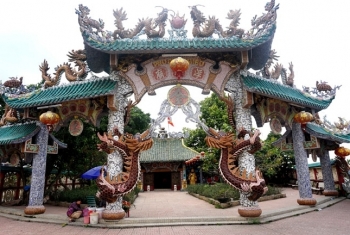 Độc đáo miếu Nổi 300 tuổi
