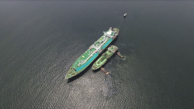 petronas hoan tat giao nhan lo hang lng tren bien lan thu 2