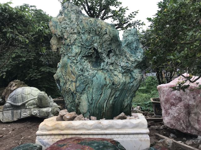 chiem nguong bo ban ghe va tang da ma nao xanh gia tien ty dai gia moi dam choi