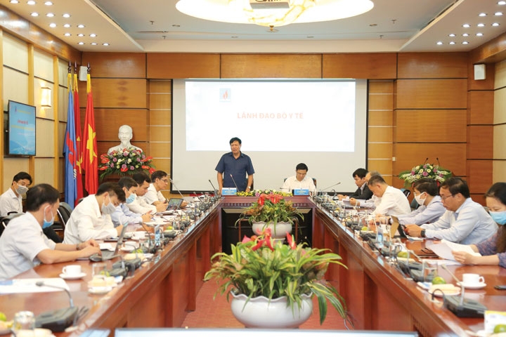 cua mo an toan cho chuyen gia nuoc ngoai