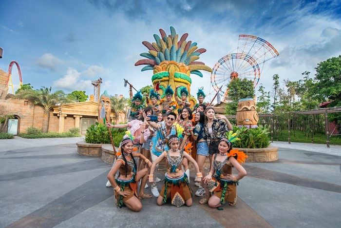 vinwonders sap khai truong bom tan giai tri he tai phu quoc