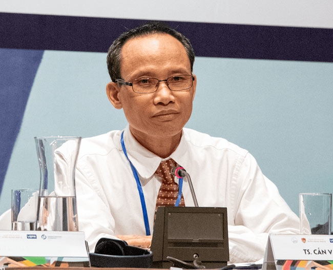 Thận trọng với chính sách vĩ mô