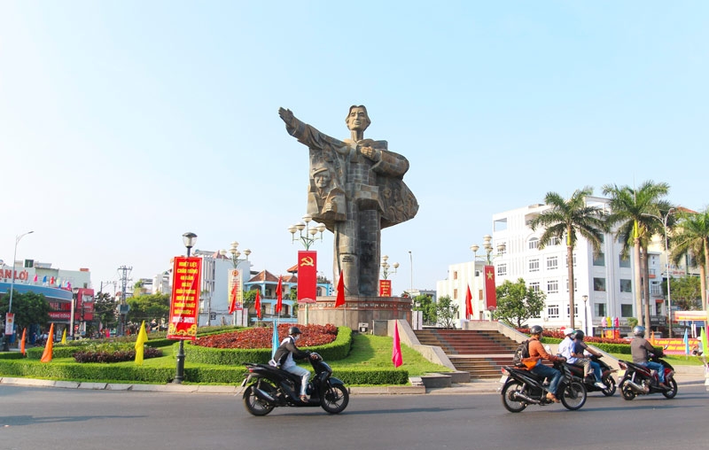 Tượng đài mẹ anh hùng giữa lòng Đà Nẵng