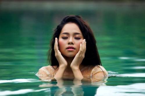 Ca sĩ Hoàng Quyên: “Tôi không muốn trở thành… con buôn”