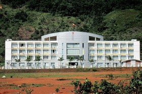 “Vòng kim cô” cho nợ công