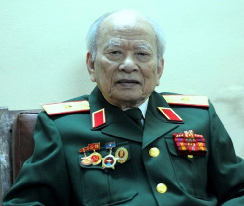 Dùng ngòi bút đấu tranh bảo vệ chủ quyền trên biển Đông
