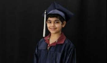 12 tuổi, 3 bằng cao đẳng và có thể là tổng thống Mỹ tiếp theo