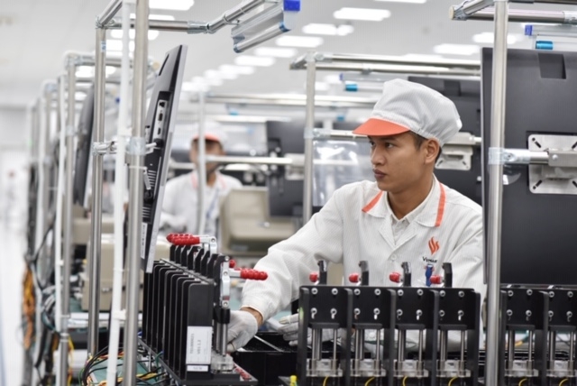 vinsmart hop tac voi fujitsu va qualcomm phat trien dien thoai thong minh 5g