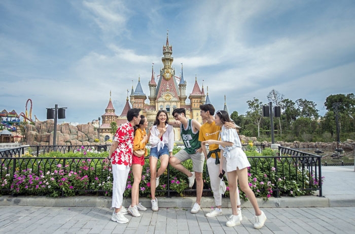 cong vien chu de dau tien tren the gioi ung dung trai nghiem giai tri ao
