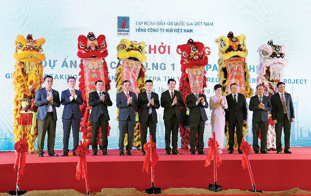 phat huy vai tro hat nhan lanh dao