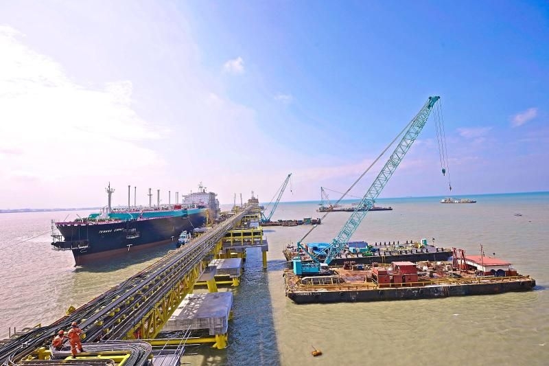 petronas lan dau tien cung cap lng cho myanmar