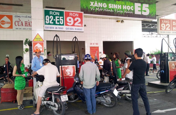 nguoi dan da tin dung xang e5
