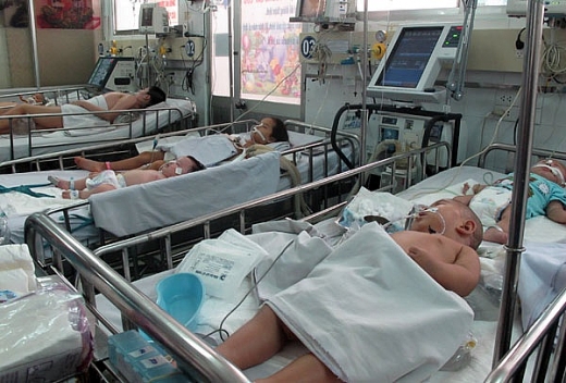 giat minh voi ly le tiem vac xin co hai cho tre