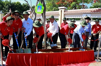Phát triển đi đôi với bảo vệ môi trường