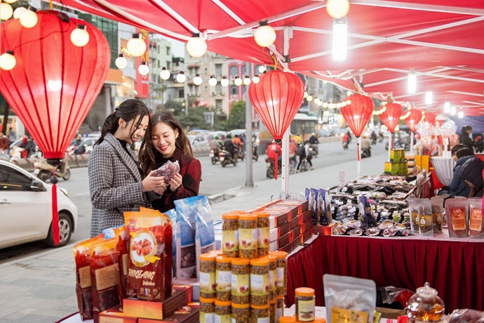 hon-800-thuong-hieu-khuyen-mai-dac-biet-trong-mua-le-hoi-red-sale-carnival-2019-2