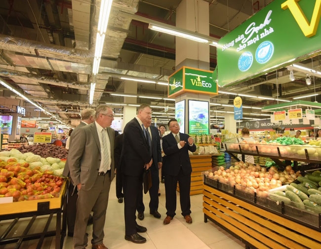 dai su hoa ky hao hung trai nghiem sieu thi vinmart