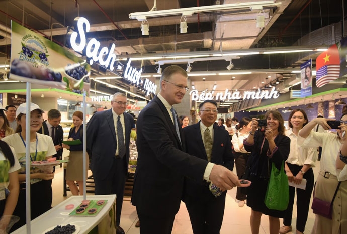 dai su hoa ky hao hung trai nghiem sieu thi vinmart