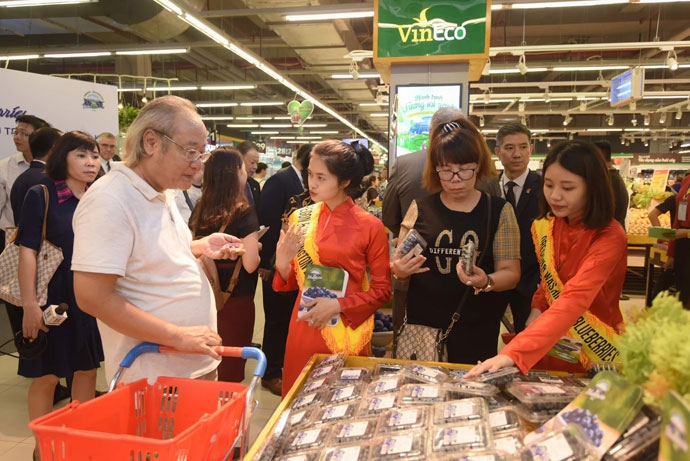 dai su hoa ky hao hung trai nghiem sieu thi vinmart