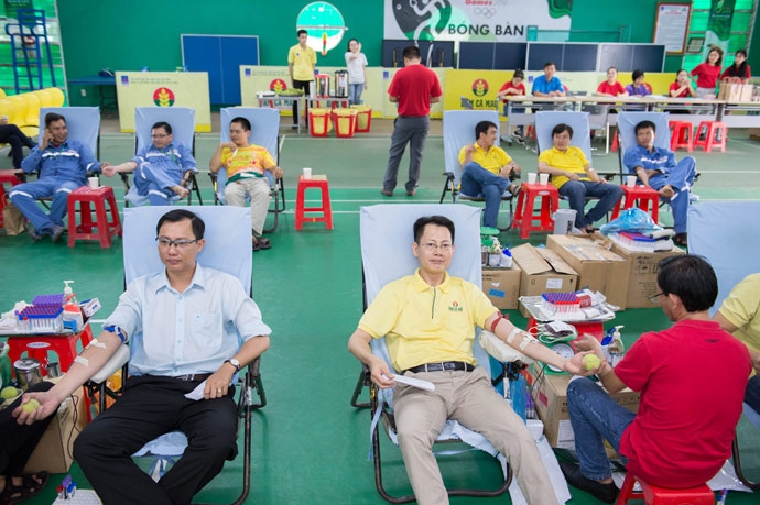 hien mau cuu nguoi nghia cu cao dep cua tuoi tre dam ca mau
