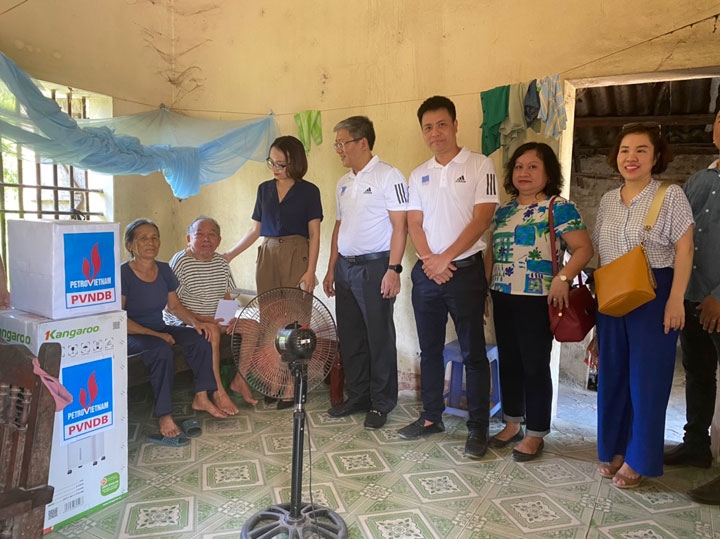 pvndb tri an cac gia dinh thuong binh liet sy