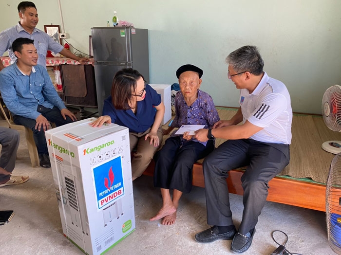 pvndb tri an cac gia dinh thuong binh liet sy